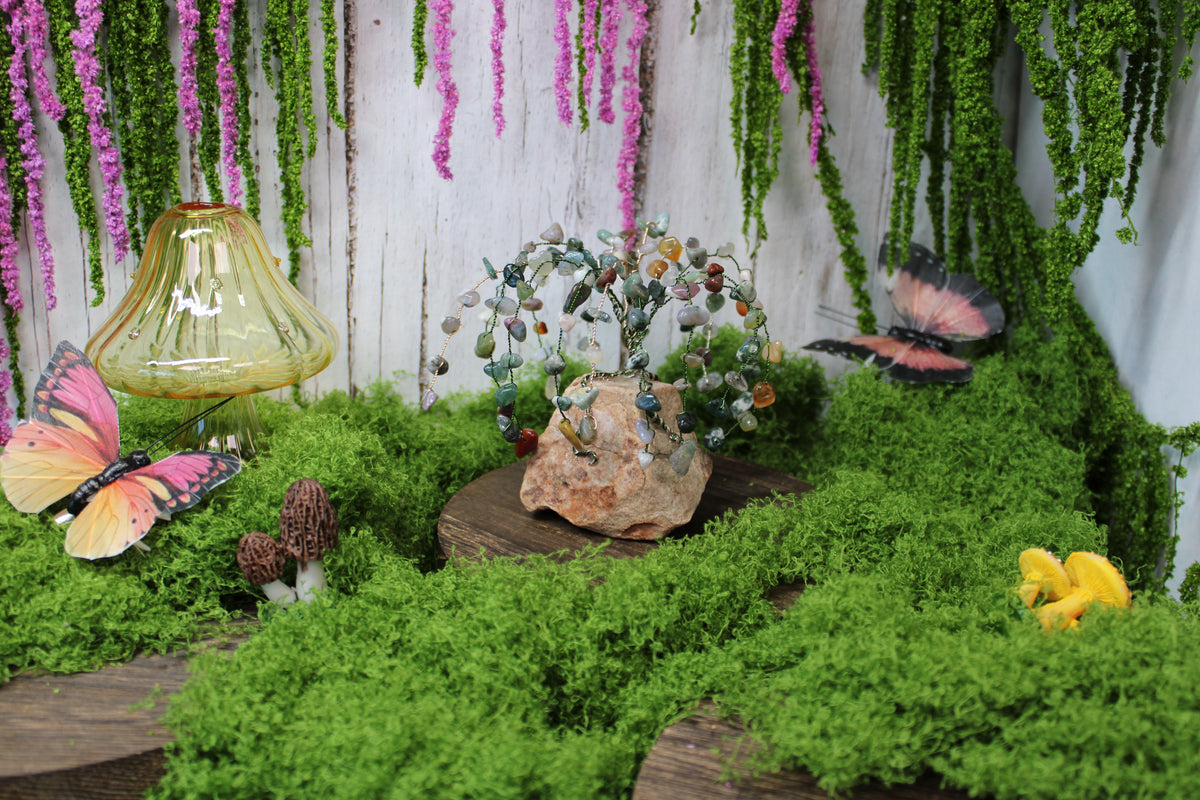 Green Earth Goddess Willow – Indian Agate Gemstone Tree on Natural Stone