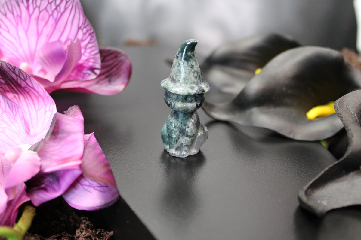 Crystal Wizard Cat – Fluorite, Yooperlite & Moss Agate | Enchanted Forest Selection