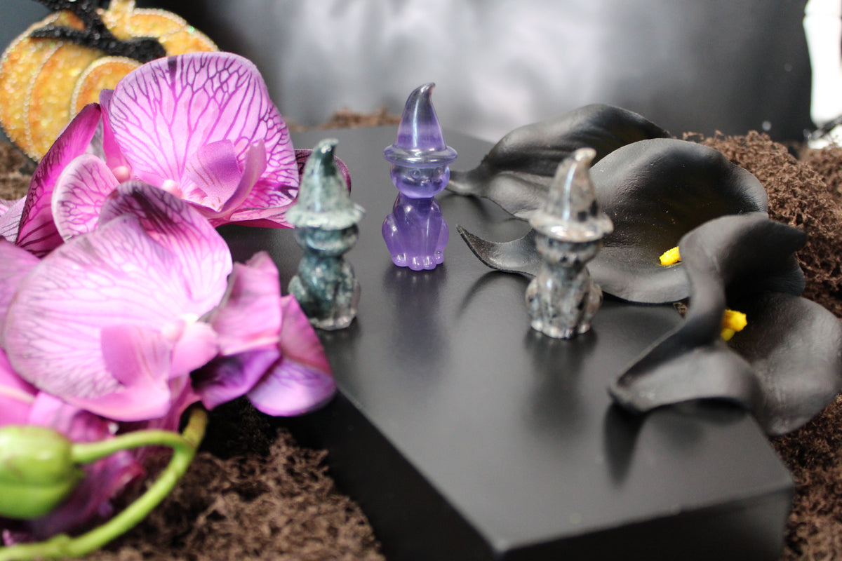 Crystal Wizard Cat – Fluorite, Yooperlite & Moss Agate | Enchanted Forest Selection