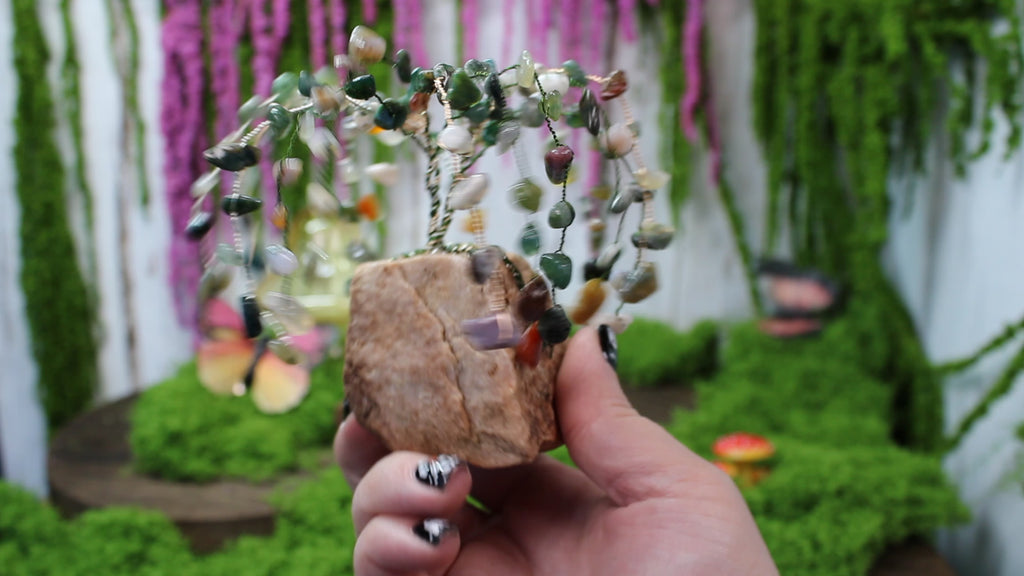 Green Earth Goddess Willow – Indian Agate Gemstone Tree on Natural Stone
